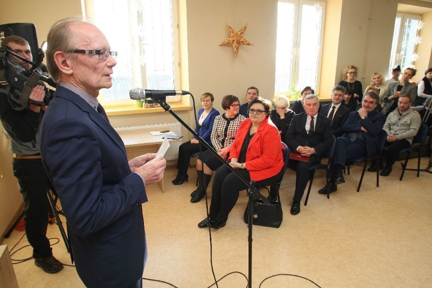 Minister Elżbieta Bojanowska pochwaliła Kielce za pionierskie rozwiązania w dziedzinie pomocy