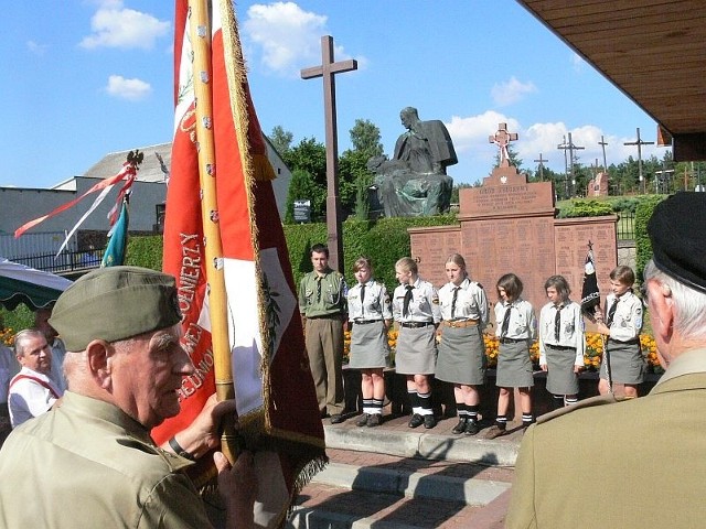 W poniedziałek w Michniowie odbyły się uroczystości patriotyczne w 67 rocznicę pacyfikacji wsi przez Niemców.