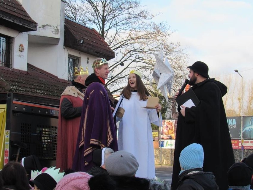 Orszak Trzech Króli w Stargardzie. Mieszkańcy przybyli z różnych stron miasta 