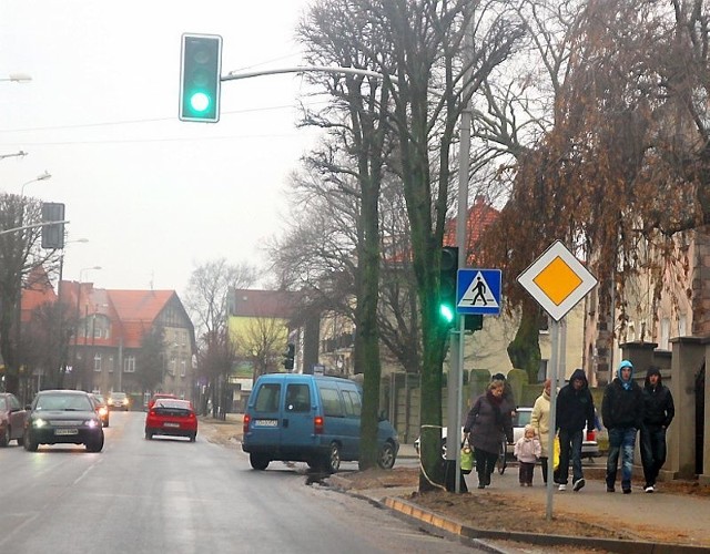 Zielone światło jest przysłonięte, ale można je zauważyć