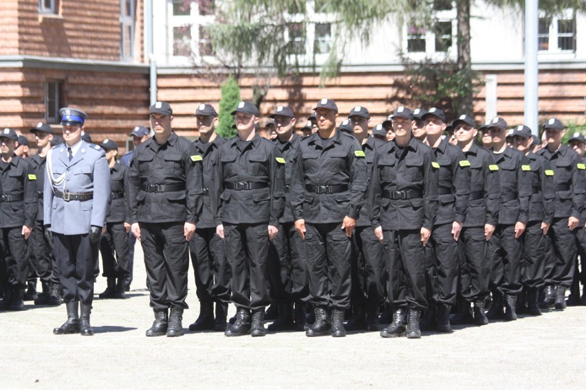 Ślubowanie nowych policjantów w Katowicach