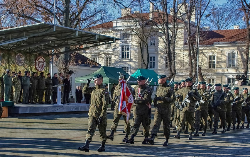 Uroczysty apel z okazji rozpoczęcia przez COLąd-DKL Krakowie...