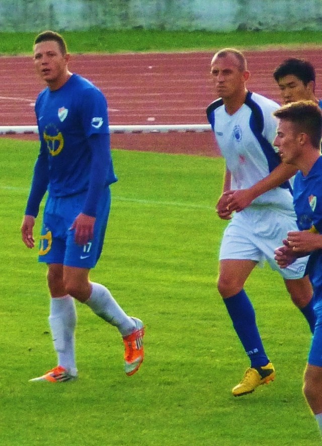 Jacek Magdziński (pierwszy z lewej) rozegrał w barwach Gwardii Koszalin łącznie 57 ligowych meczów, w których strzelił trzydzieści bramek.