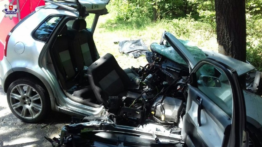 Tragiczny wypadek na DK 19. Nie żyje kierowca volkswagena, pasażerka w ciężkim stanie