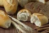 Rosną ceny pszenicy, w dalszym ciągu mąki. Chleb będzie towarem luksusowym? Piekarze ostrzegają, że Polaków nie będzie stać na pieczywo