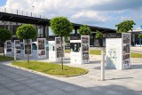 Lubliniec. Wystawa o historii Solidarności stanęła przed dworcem PKP w Lublińcu