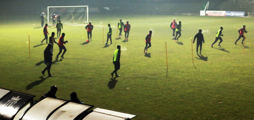 Nocny trening Sandecji Nowy Sącz na dobę przed meczem z Legią [ZDJĘCIA]