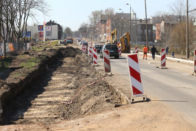Trwa remont ulicy 3 Maja w Chorzowie. Zobacz kolejne zdjęcia. Przesuwaj zdjęcia w prawo - naciśnij strzałkę lub przycisk NASTĘPNE