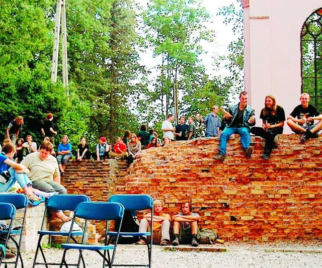 W ruinach zamku odbywał się festiwal celtycki. Rok temu gmina zrezygnowała z imprezy.