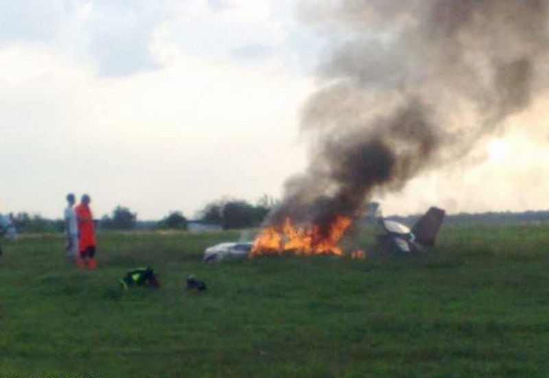 Śmierć na lotnisku!  Dwaj piloci zginęli w katastrofie awionetki (zdjęcia)
