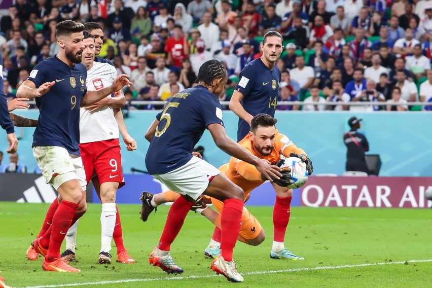 Francja - Polska 3:1. Zobacz gole na WIDEO. MŚ 2022 obszerny skrót. Robert Lewandowski z golem