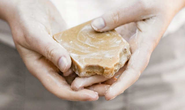 Szare mydło – niezawodny babciny sposób na sprzątanie. Pomysł na  ekologiczne i skuteczne domowe porządki | RegioDom