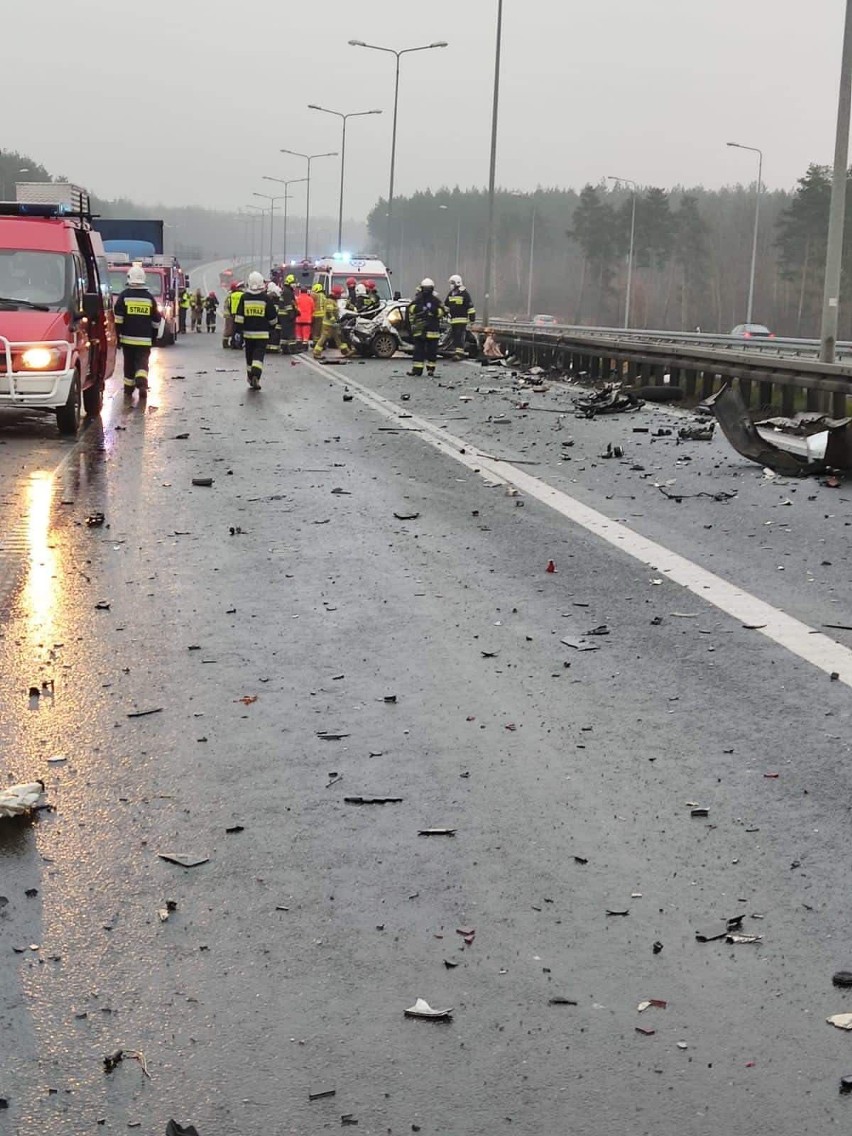 Koszmarny wypadek na trasie S1 w Pyrzowicach. Zderzył się...