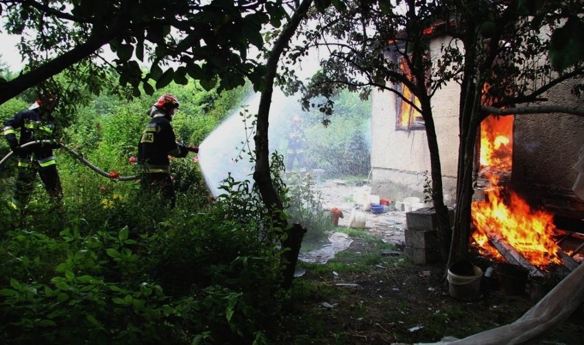 Pożar na działkach w Kielcach