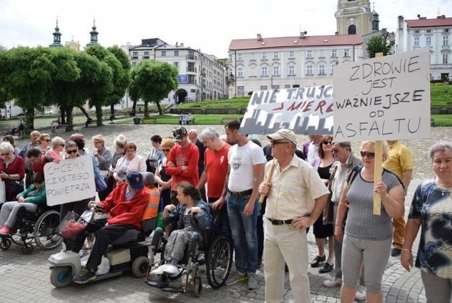 Przeciwko budowie asfalciarni w Przemyślu w 2019 r. protestowali mieszkańcy.