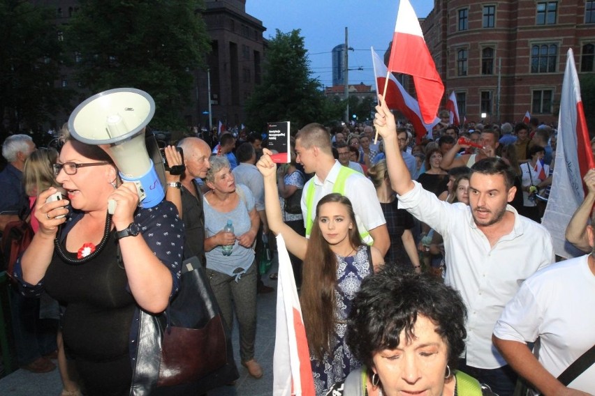 10 tysięcy osób protestowało we Wrocławiu w obronie sądów