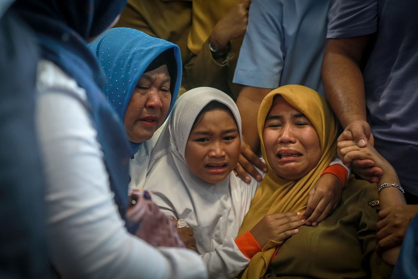 Indonezja: Katastrofa samolotu Lion Air [ZDJĘCIA] Boeing 737 runął do morza po starcie z lotniska w Dżakarcie, na pokładzie 189 osób [WIDEO]