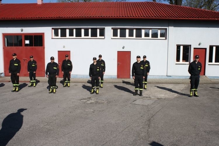 Odznaczenia i awanse dla starachowickich strażaków z okazji ich święta. Zobacz listę wyróżnionych