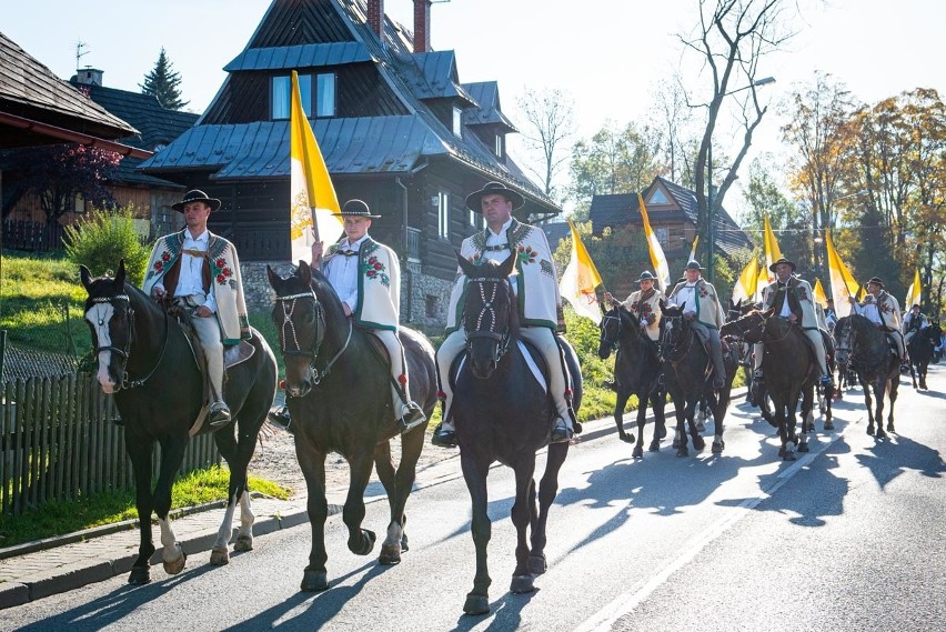 Zakopane. Góralskie banderia konna i procesja pod Giewontem [ZDJĘCIA]