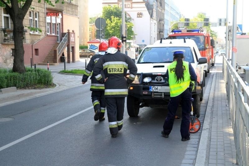 Wypadek na Curie-Skłodowskiej, Potrącenie pieszej....