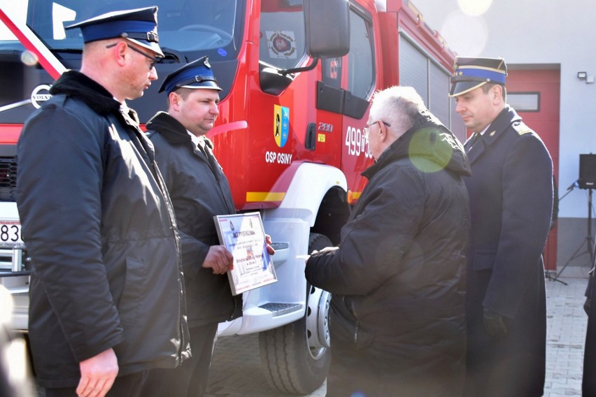 Nowy samochód gaśniczy i zmodernizowana remiza w Osinach. Zobacz zdjęcia