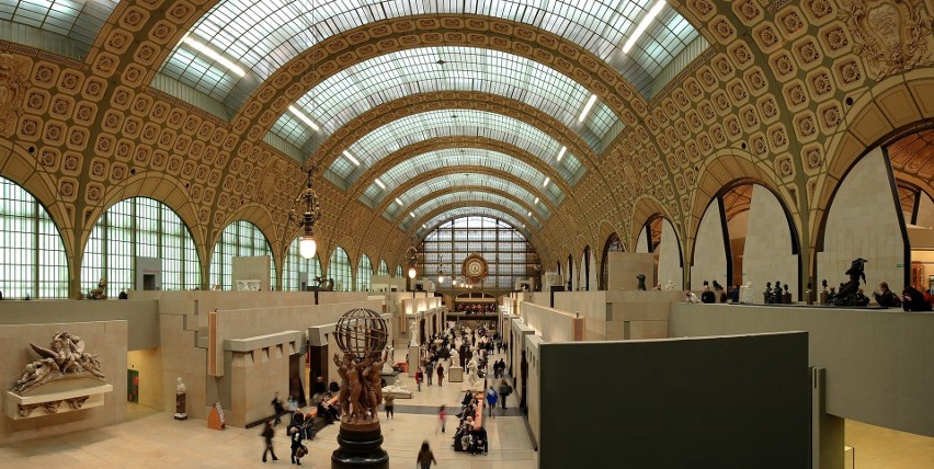 To popularne muzeum w Paryżu, podobnie jak Luwr, przyciąga...