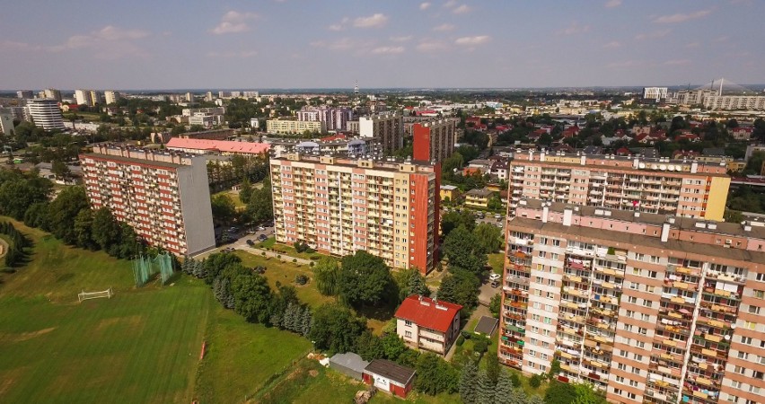 Króla Augusta. Siedziba klubu-legendy. Zobacz osiedle z lotu drona [PODNIEBNY RZESZÓW ODC. 20]