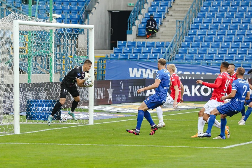 Przy rzucie karnym był nawet blisko obrony, potem ratował...