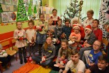 Szpital w Ostrołęce odwiedził Mikołaj. Miał worek pełen prezentów dla małych pacjentów [WIDEO, ZDJĘCIA]
