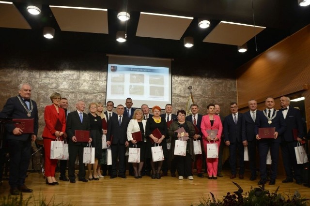 W środę 3 kwietnia po raz ostatni na sesji zebrała się Rada Powiatu Skarżyskiego kadencji 2018 - 2024.
