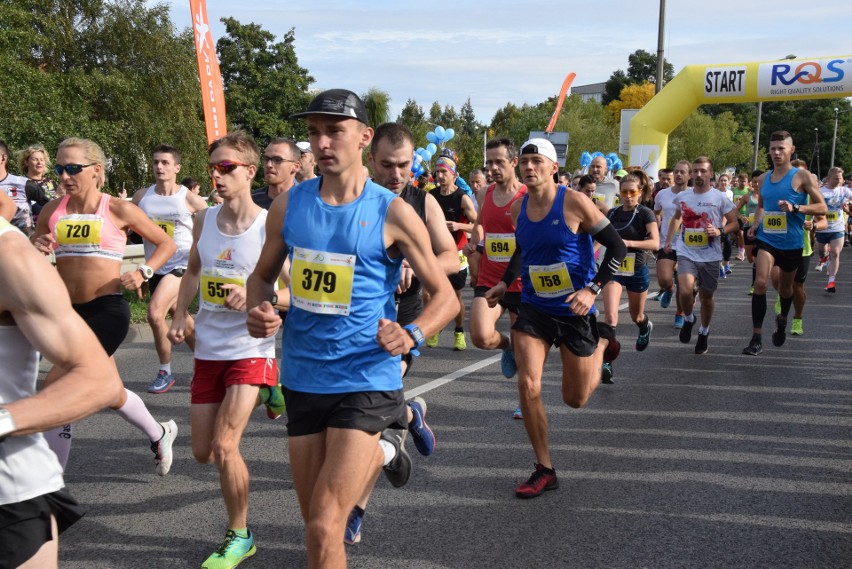 Bielska Dycha 2019 ZDJĘCIA. Ponad 900 biegaczy na starcie. Piękna rywalizacja bielskimi uliczkami 