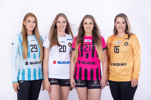 W takich strojach w sezonie 2021/2022 w PGNiG Superlidze Kobiet będą występowały szczypiornistki Suzuki Korony Handball Kielce.