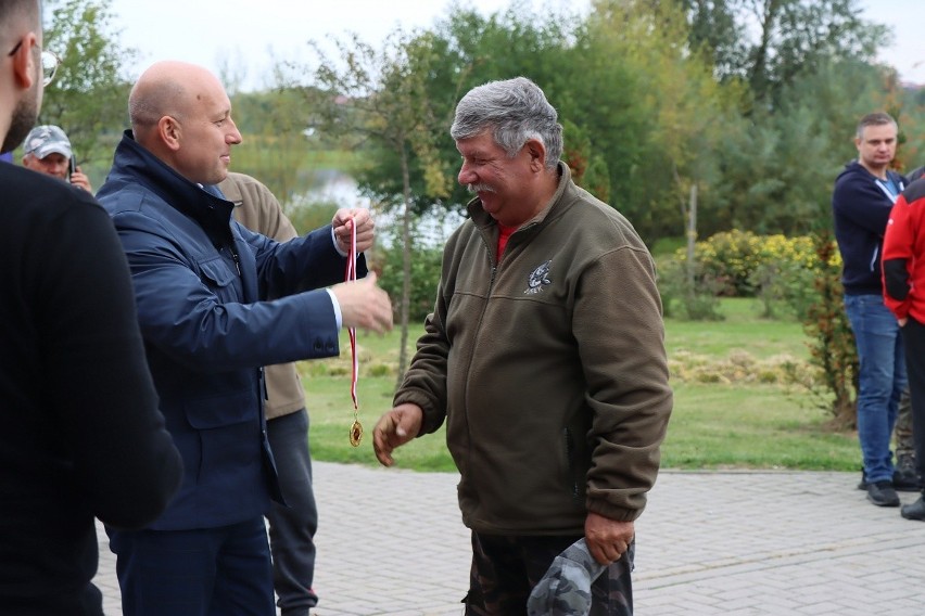 Kraśnik. Zobacz, jak przebiegły wędkarskie zawody dla emerytów i rencistów! Zdjęcia