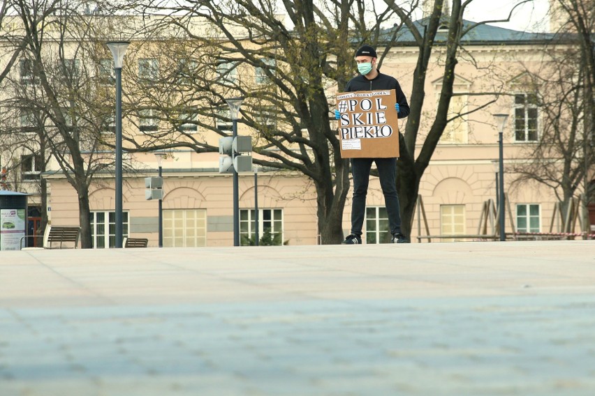 Przez centrum Lublina przeszedł niecodzienny protest przeciw zaostrzeniu prawa aborcyjnego