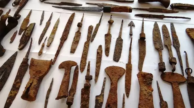 Te cenne przedmioty archeologiczne Ukrainiec próbował przemycić do Polski.