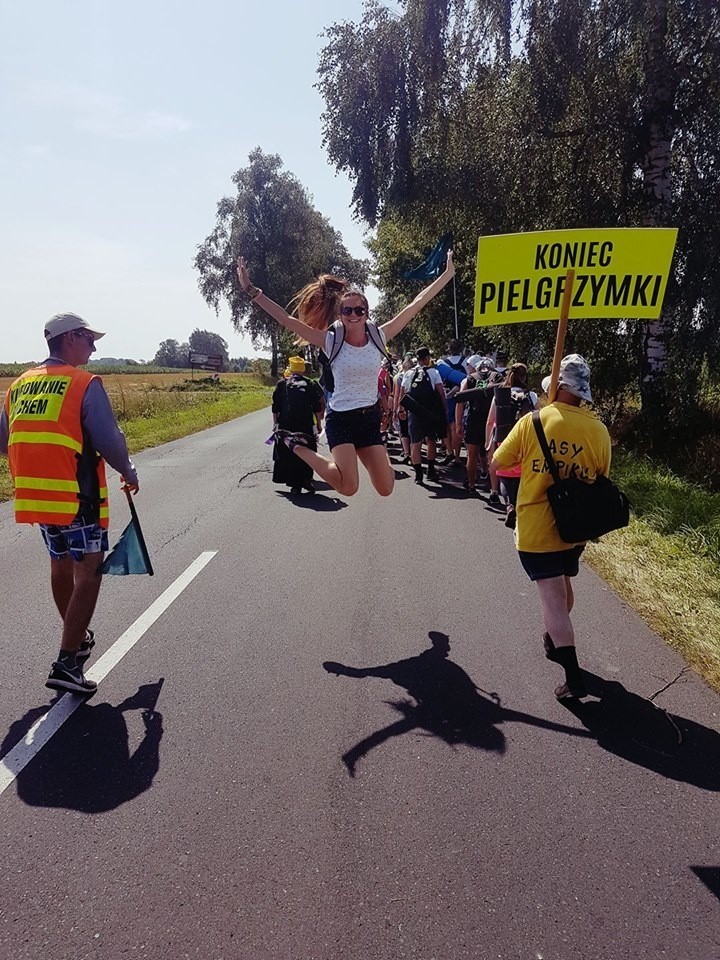 - Jak można inaczej rozpatrywać pielgrzymkę? - pyta Michał...