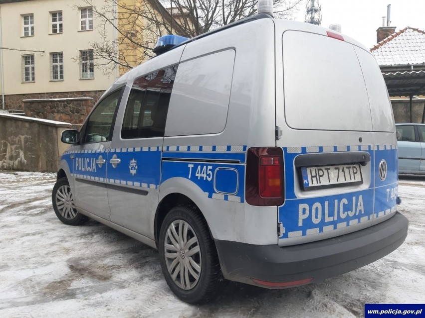 Giżycko. Policjanci otrzymali nowy radiowóz za 183 tys. zł 