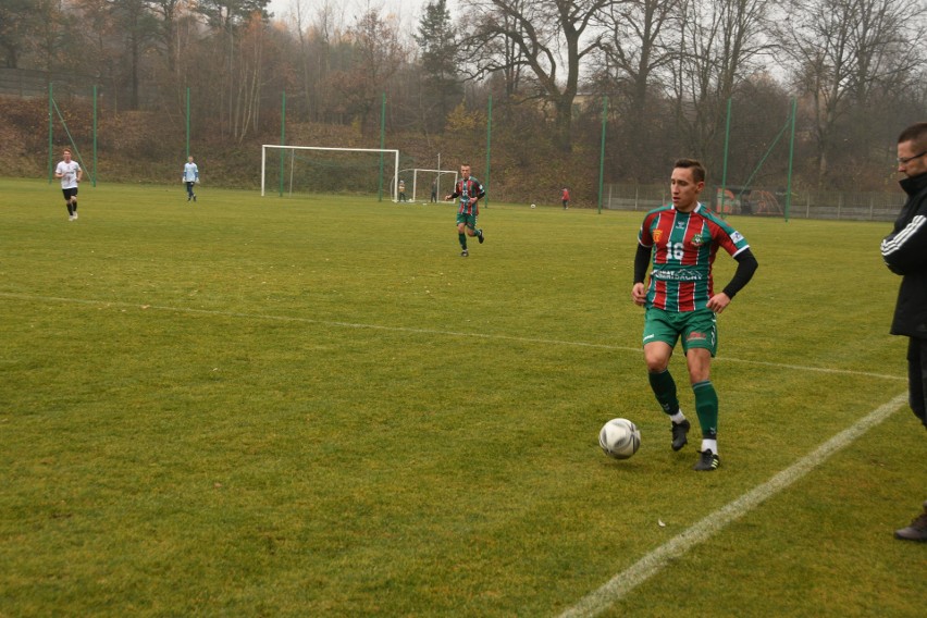 Klasa okręgowa. Świetna passa piłkarzy Orląt Kielce. Pewnie wygrali z Piastem Stopnica [ZDJĘCIA]