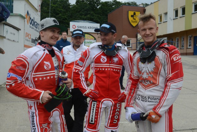 Reprezentanci Polski podczas treningu w Zielonej Górze, od lewej: Patryk Dudek, Bartosz Zmarzlik i Krystian Pieszczek