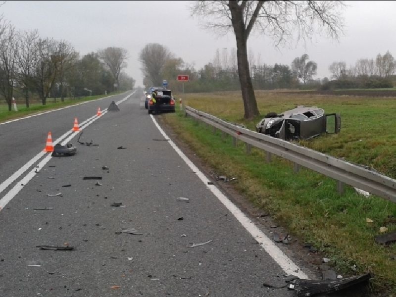 Wypadek i dachowanie w Biechowie