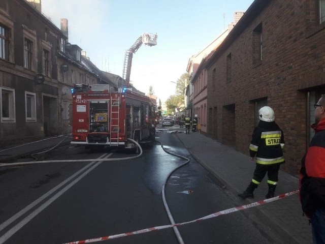 W spalonym mieszkaniu w Lubsku strażacy znaleźli ciało kobiety.