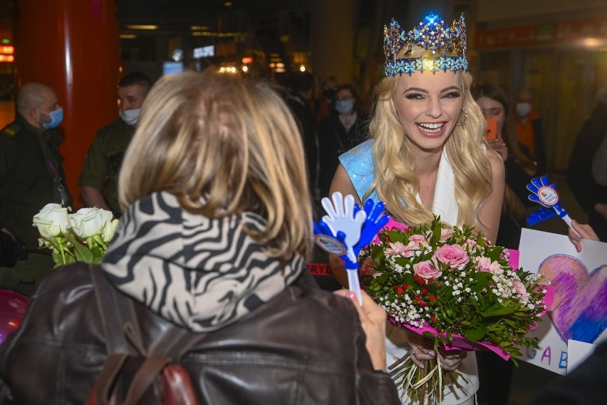 ♔ The Official Thread Of Miss World 2021 ® Karolina Bielawska of Poland ♔ - Page 2 6240dedd075d2_o_large