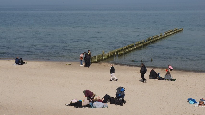 Plaża w Mielnie tradycyjnie przyciąga mieszkańców Koszalina...