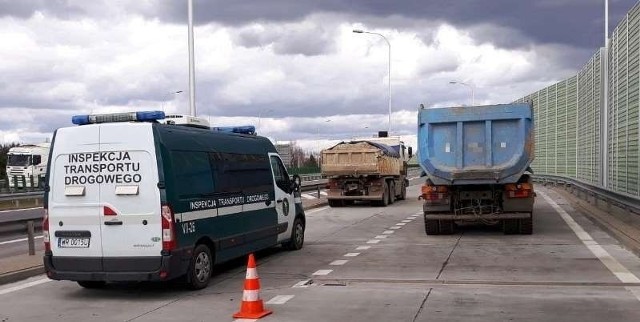 Patrol Inspekcji Transportu Drogowego zatrzymał zbyt ciężkie ciężarówki oraz busy