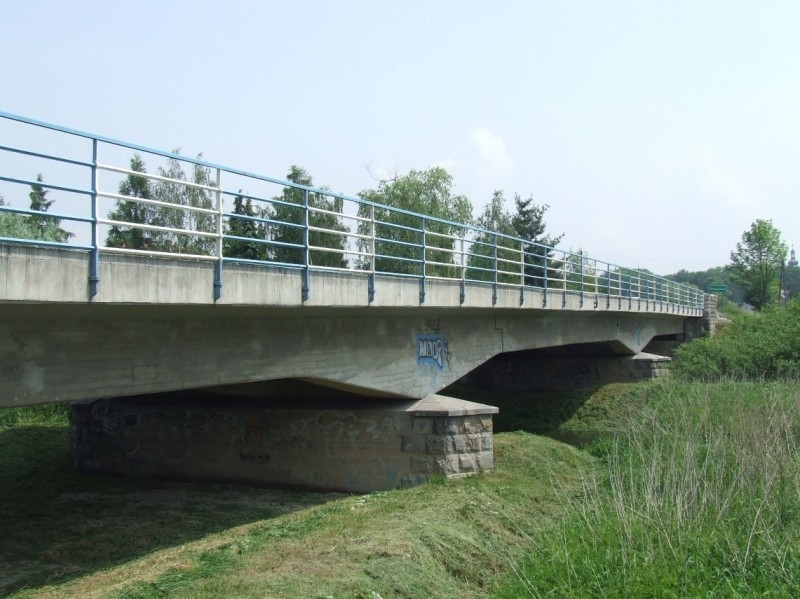 W Mochowie drogowcy wybudują nowy most nad Osobłogą.