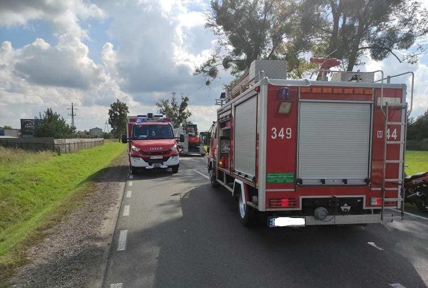 Wypadek w Dylewie, 12.09.2021. Motocyklista zabrany do szpitala. Zdjęcia