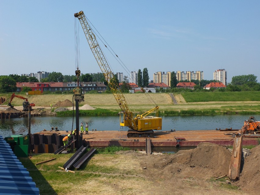 Budowa mostu na ul. Niemodlińskiej w Opolu.