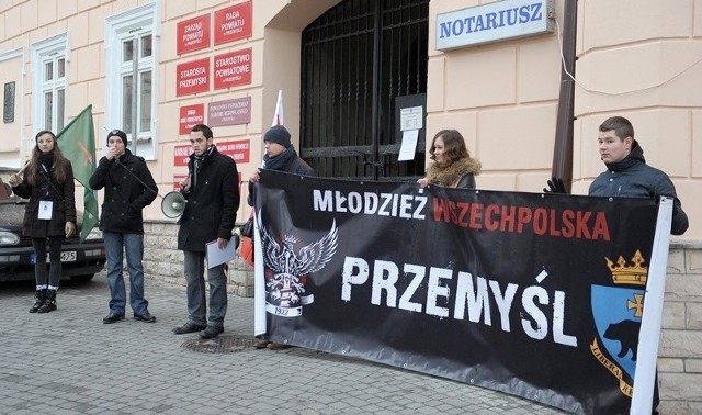 Pikieta "STOP manipulacjom wyborczym" w  Przemyślu.