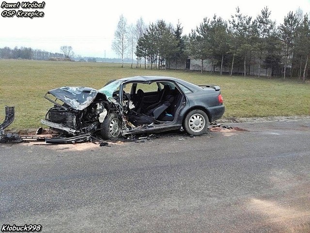 Wypadek w Lutrowskim: Czołowe zderzenie dwóch samochodów