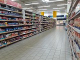 Auchan przywraca godziny ciszy. Klienci ze spektrum autyzmu mogą zrobić zakupy w ciszy i przy przyciemnionym świetle